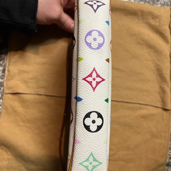 🌈LOUIS VUITTON🌈 - Picture 3 of 6
